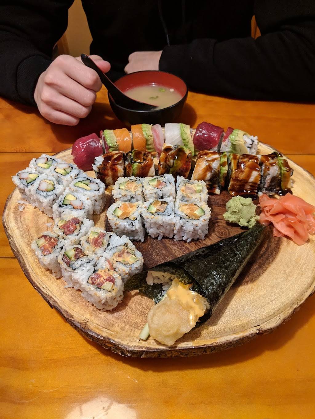 Sushi Box | restaurant | 3494 Milwaukee Ave, Northbrook, IL 60062, USA | 8472989888 OR +1 847-298-9888