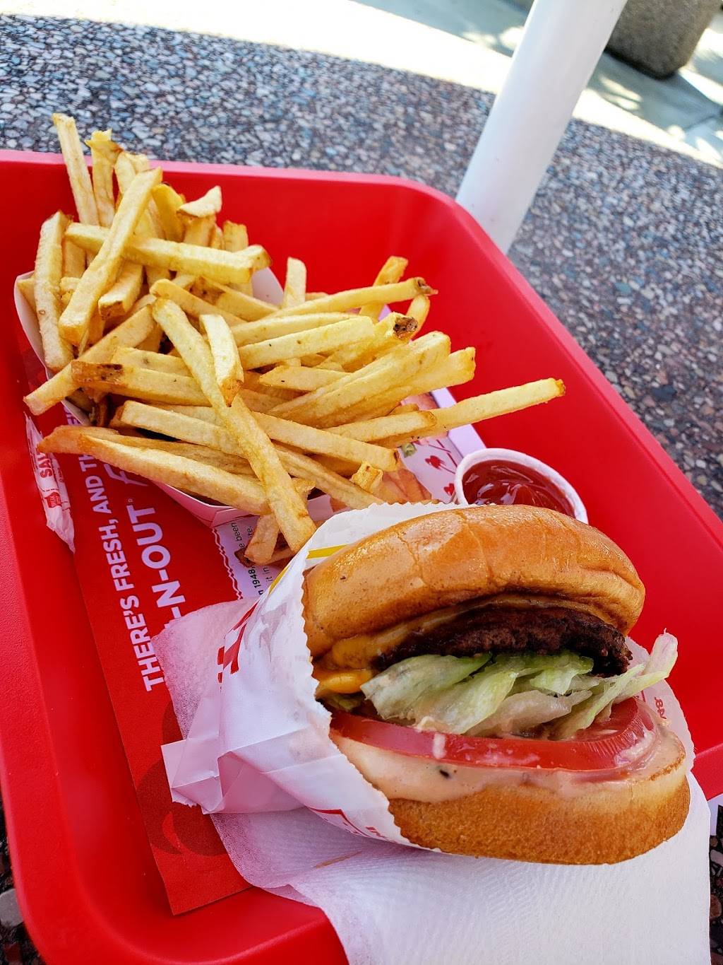 In-N-Out Burger | restaurant | 9032 Trask Ave, Garden Grove, CA 92844, USA | 8007861000 OR +1 800-786-1000