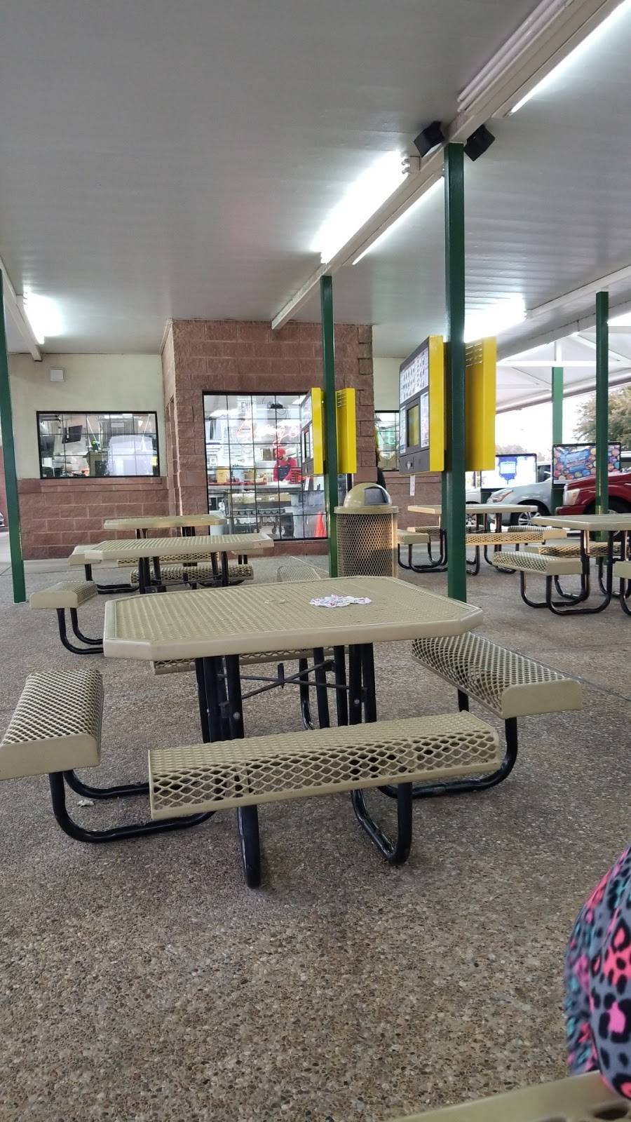 Sonic Drive-In | restaurant | 4025 Mapleshade Ln, Plano, TX 75075, USA | 9725190332 OR +1 972-519-0332