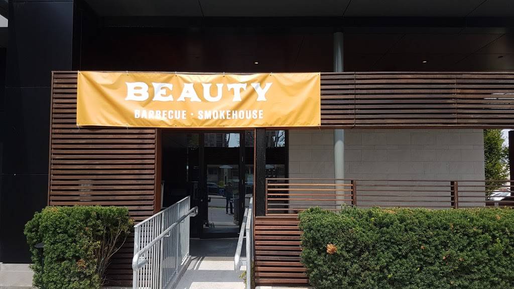 Beauty Barbecue & Smokehouse | restaurant | Bayview Village, South Parking Lot, 2901 Bayview Ave #300, North York, ON M2K 2S3, Canada | 6479436782 OR +1 647-943-6782