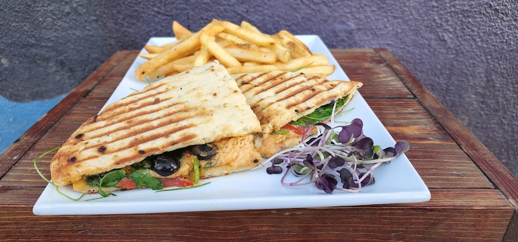 Local Roots | restaurant | 1627 Cesar Chavez Blvd, San Luis, AZ 85349, USA | 9285505342 OR +1 928-550-5342