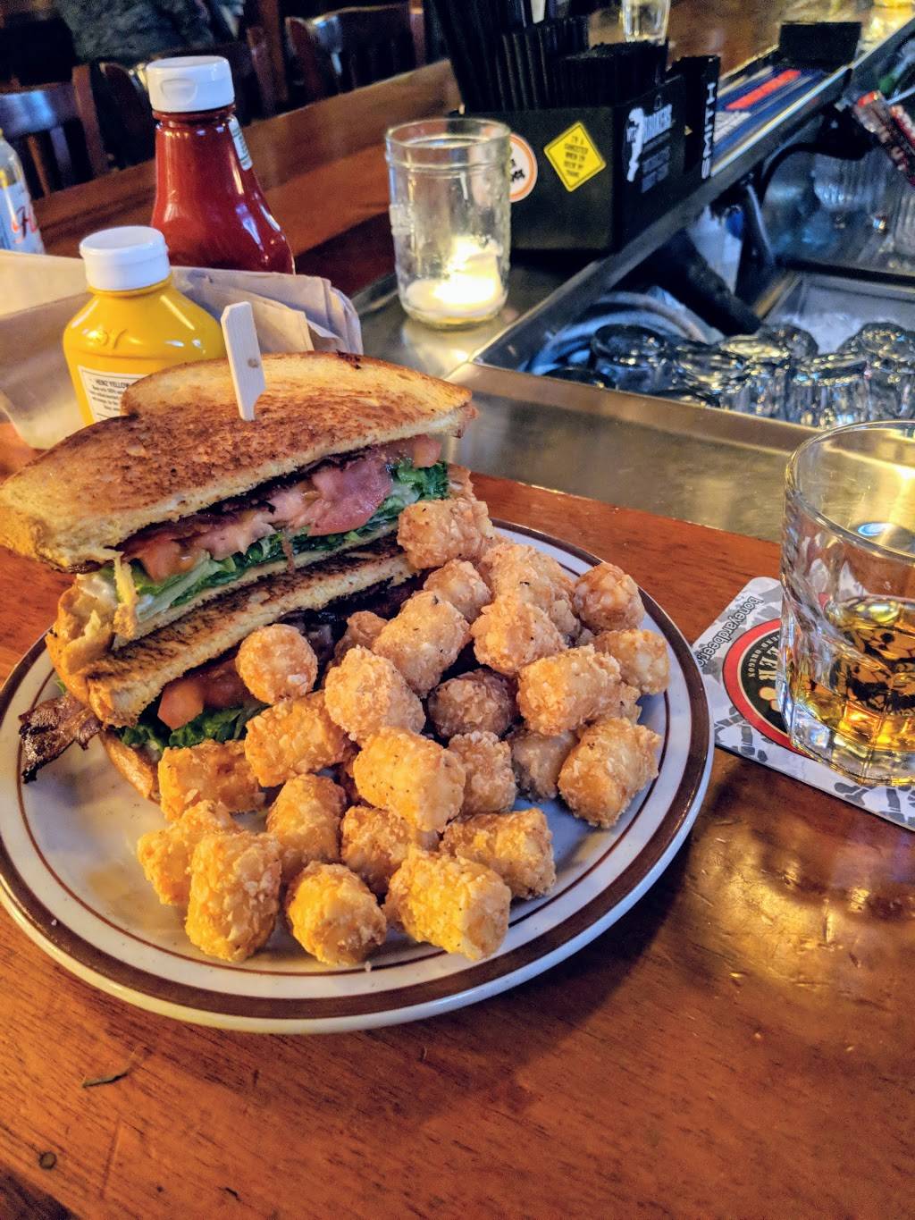 The River City Saloon | night club | 207 Cascade Ave, Hood River, OR 97031, USA | 5413872583 OR +1 541-387-2583