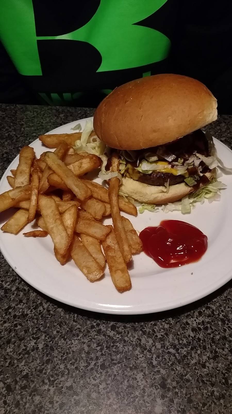 Firehouse Grille & Pub | restaurant | 10 Tallmadge Cir, Tallmadge, OH 44278, USA | 3306349967 OR +1 330-634-9967