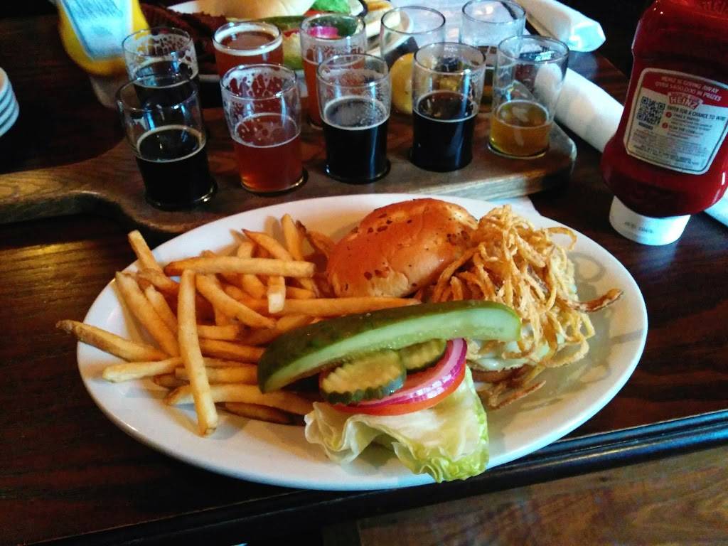 The Onion Pub & Brewery | restaurant | 22221 N Pepper Rd, Lake Barrington, IL 60010, USA | 8473817308 OR +1 847-381-7308