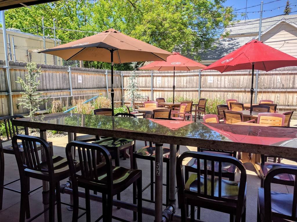 The Holiday Bar | restaurant | 801 5th St NW, Grand Rapids, MI 49504, USA | 6164569058 OR +1 616-456-9058