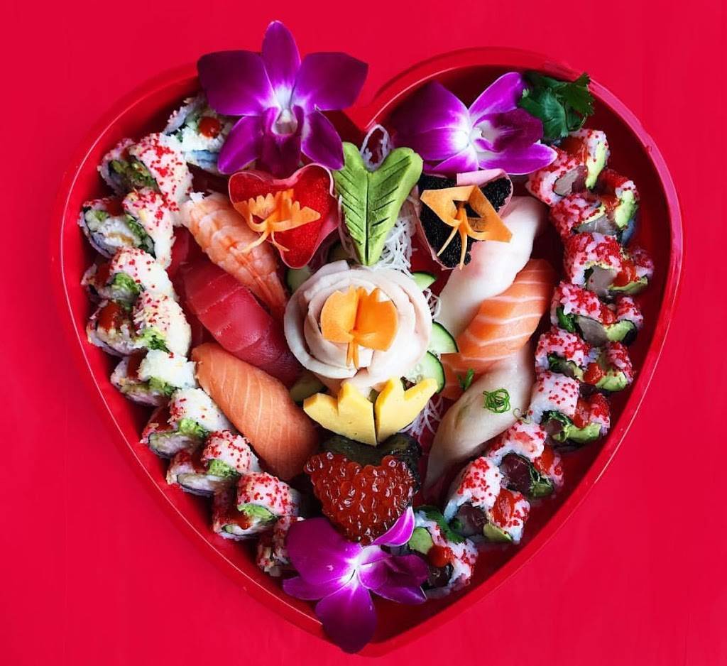 Rock Wrap & Roll | restaurant | 2187 N Clybourn Ave, Chicago, IL 60614, USA | 7734722800 OR +1 773-472-2800