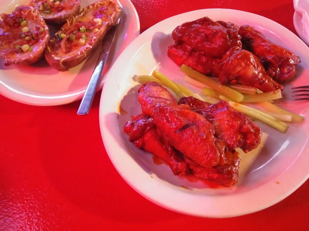 Randys Roadhouse | restaurant | 151 Batesville Shopping Village, Batesville, IN 47006, USA | 8129344900 OR +1 812-934-4900