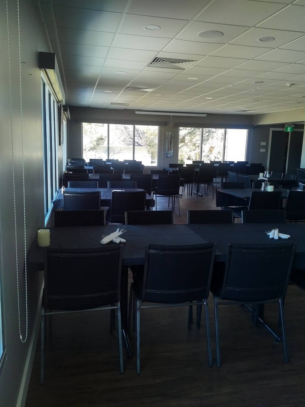 Mulligans Place | restaurant | 101 John Pound Rd, Tillsonburg, ON N4G 4G8, Canada | 5198424142 OR +1 519-842-4142