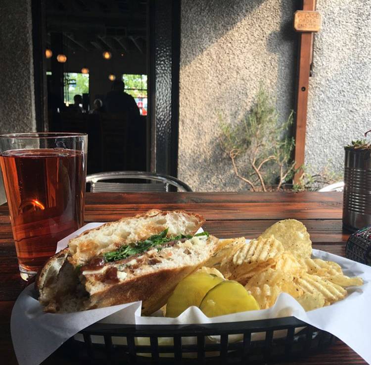 Leisure Public House | restaurant | 8002 N Lombard St, Portland, OR 97203, USA | 5032897606 OR +1 503-289-7606