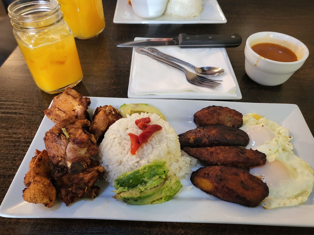 Borinquen | restaurant | 653 W Lancaster Blvd, Lancaster, CA 93534, USA | 6614186013 OR +1 661-418-6013