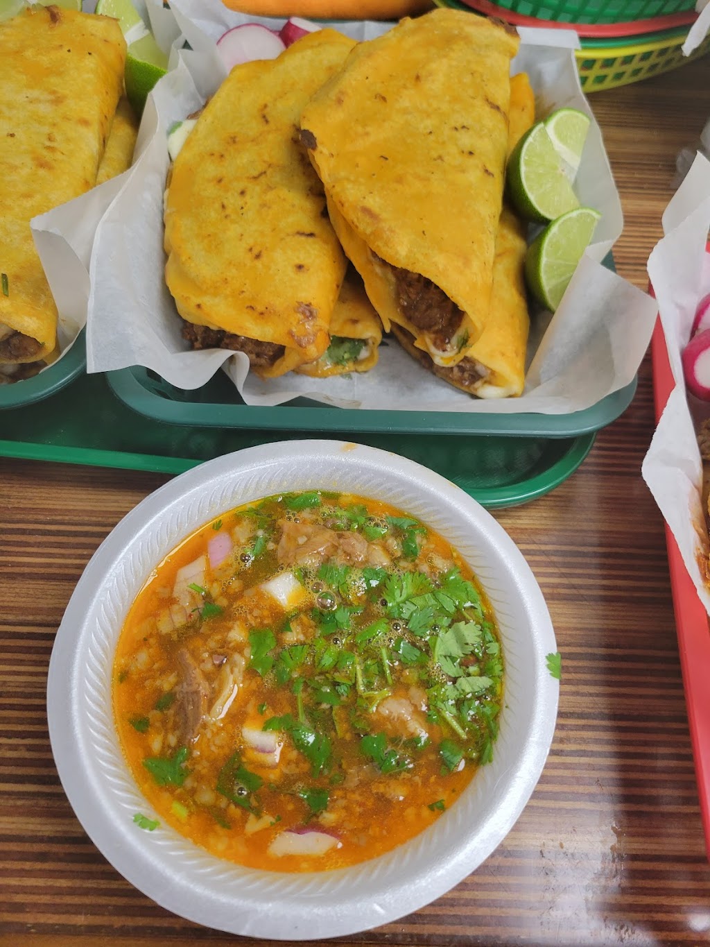 EL Sabrocito | restaurant | 2101 E Market St, Greensboro, NC 27401, USA | 3367635336 OR +1 336-763-5336