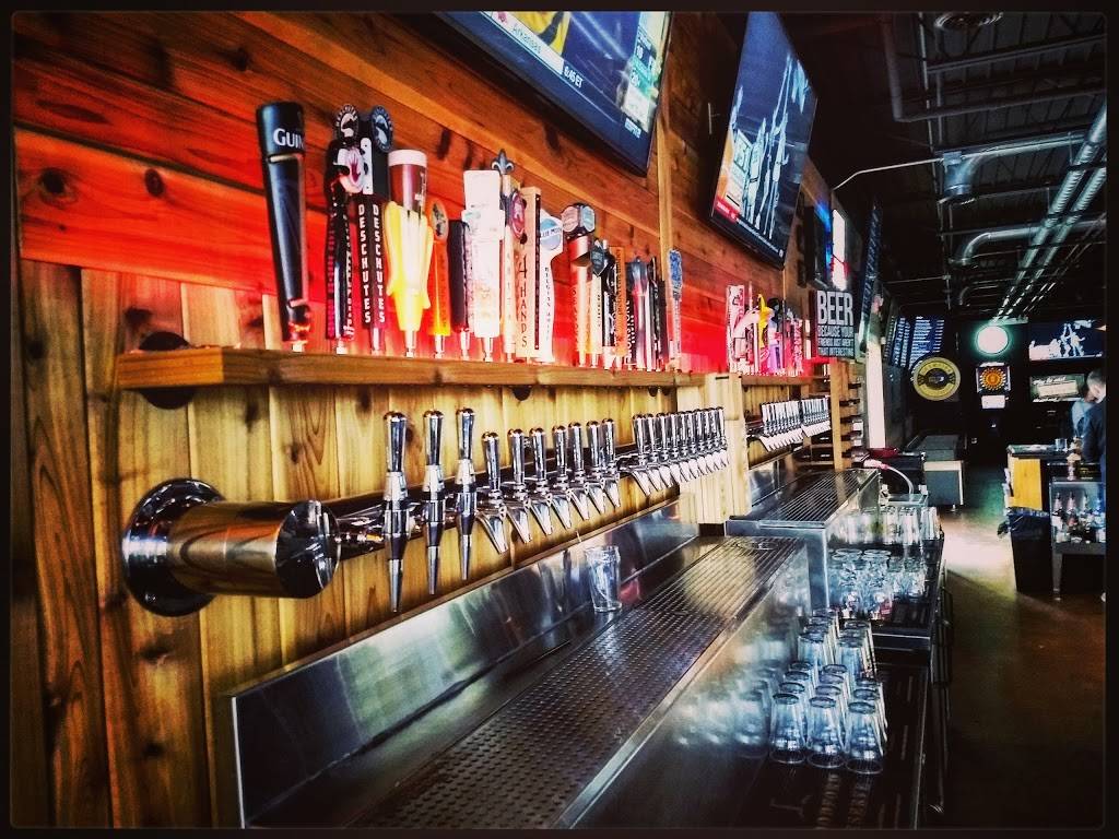 Louies Tap House | restaurant | 5689 Elevator Rd, Roscoe, IL 61073, USA | 8152701020 OR +1 815-270-1020