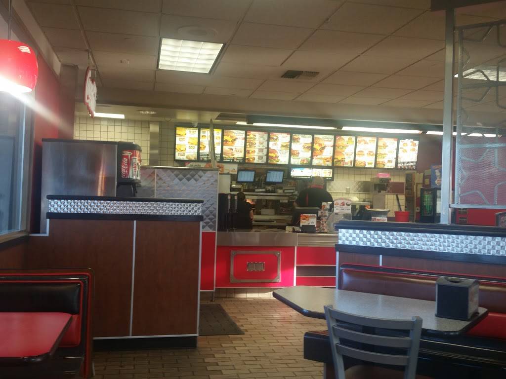 Carls Jr. | restaurant | 1449 E F St, Oakdale, CA 95361, USA | 2098472948 OR +1 209-847-2948