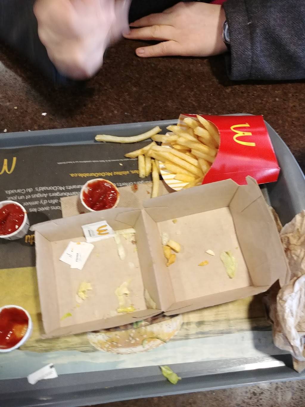 McDonalds | cafe | 17515 Rue Charles, Mirabel, QC J7J 1P3, Canada | 4504341112 OR +1 450-434-1112