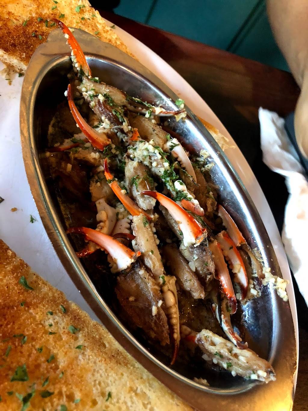 The Wharf Restaurant | restaurant | 2001 Pass a Grille Way, St Pete Beach, FL 33706, USA | 7273679469 OR +1 727-367-9469