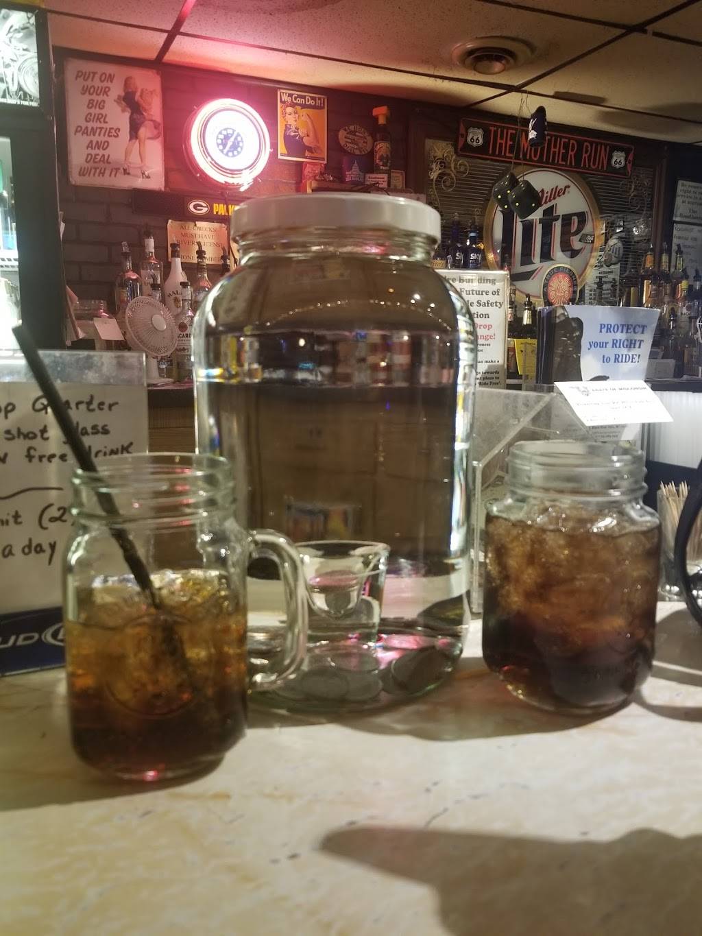 Roadhouse Bar And Grill | restaurant | W5164 WI-21, Necedah, WI 54646, USA | 6085652337 OR +1 608-565-2337