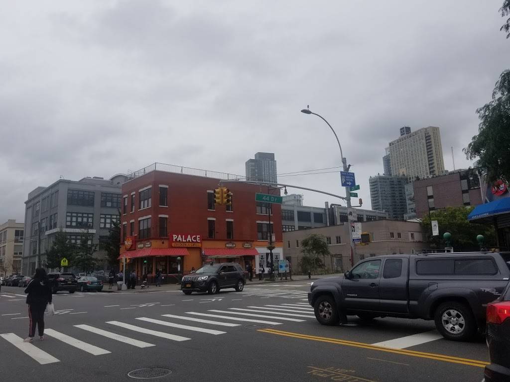 Mister Chicken 2 | restaurant | 44-64 21st St, Long Island City, NY 11101, USA | 3473306328 OR +1 347-330-6328