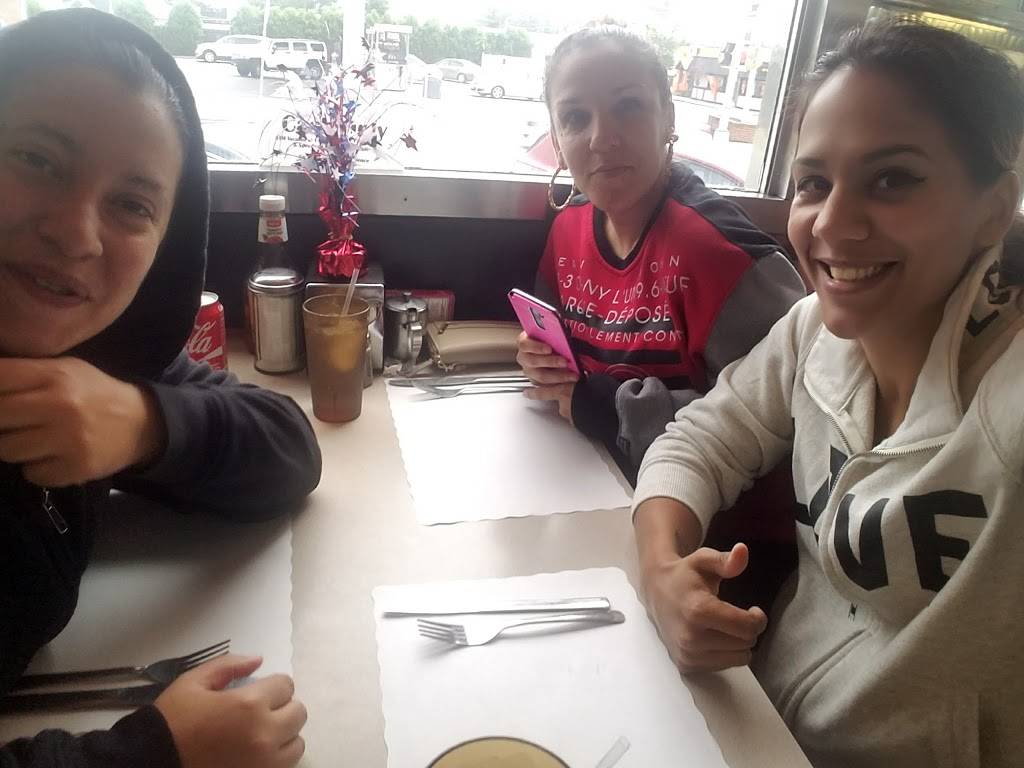 Angelos Orchid Diner | restaurant | 805 Rockdale Ave, New Bedford, MA 02740, USA | 5089933172 OR +1 508-993-3172