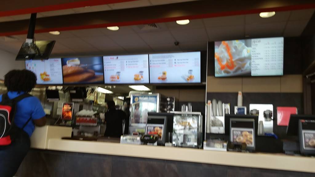 McDonalds | cafe | 610 NE 125th St, Miami, FL 33161, USA | 3058992882 OR +1 305-899-2882