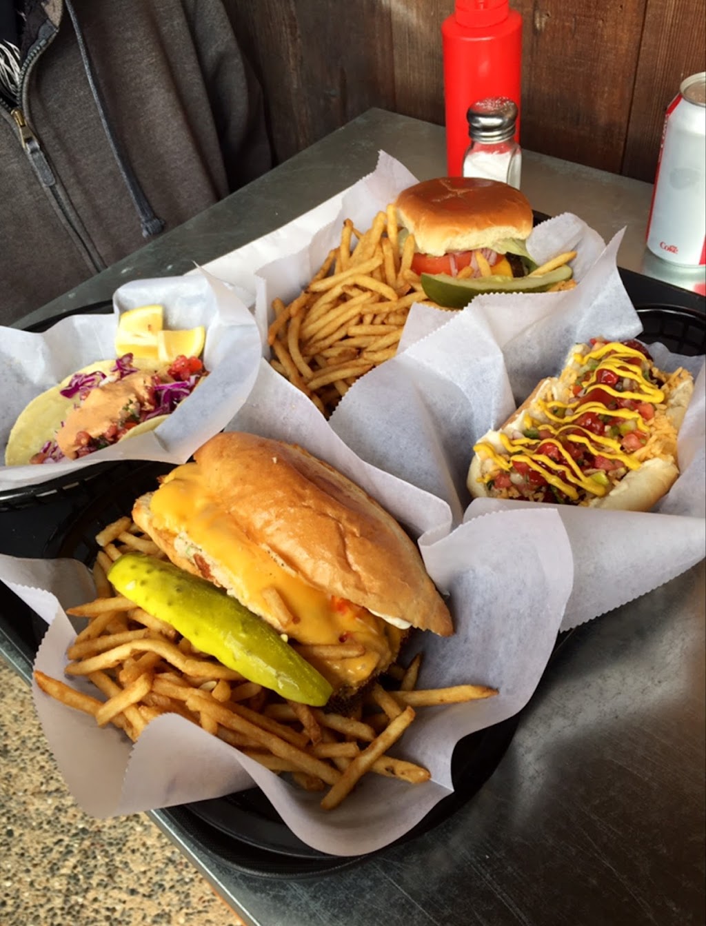 Gualala Seafood Shack | restaurant | 38820 S, CA-1 Unit 104, Gualala, CA 95445, USA | 7078849511 OR +1 707-884-9511