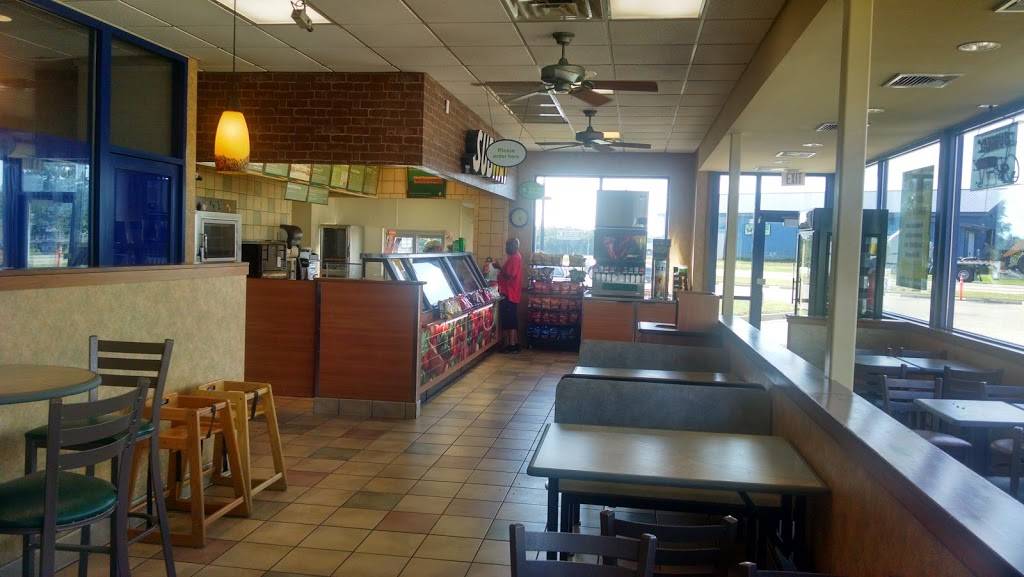 Subway | restaurant | 102 E Woody, Tomah, WI 54660, USA | 6085674081 OR +1 608-567-4081
