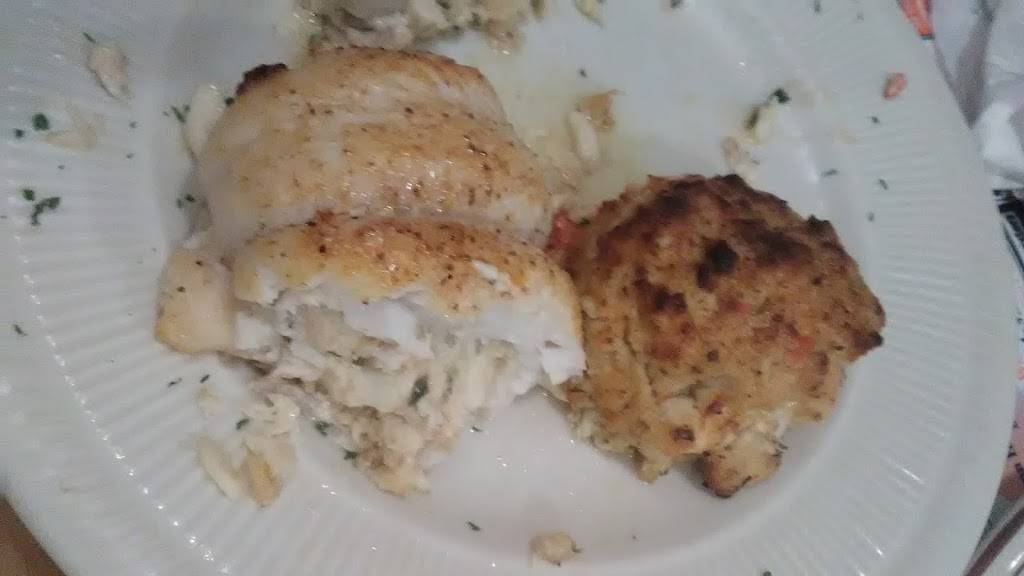 Diamond State Grill | restaurant | 913 S Dupont Hwy, Dover, DE 19901, USA | 3028833571 OR +1 302-883-3571