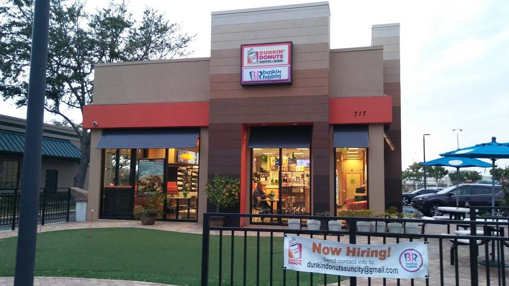 Dunkin Donuts | cafe | 717 Cypress Village Blvd, Sun City Center, FL 33573, USA | 8136333003 OR +1 813-633-3003