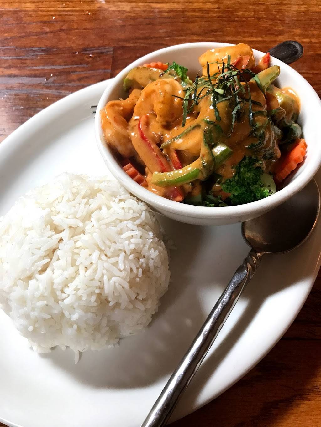 Jamjuree Thai Cuisine | restaurant | 509 15th Ave E, Seattle, WA 98112, USA | 2063234255 OR +1 206-323-4255