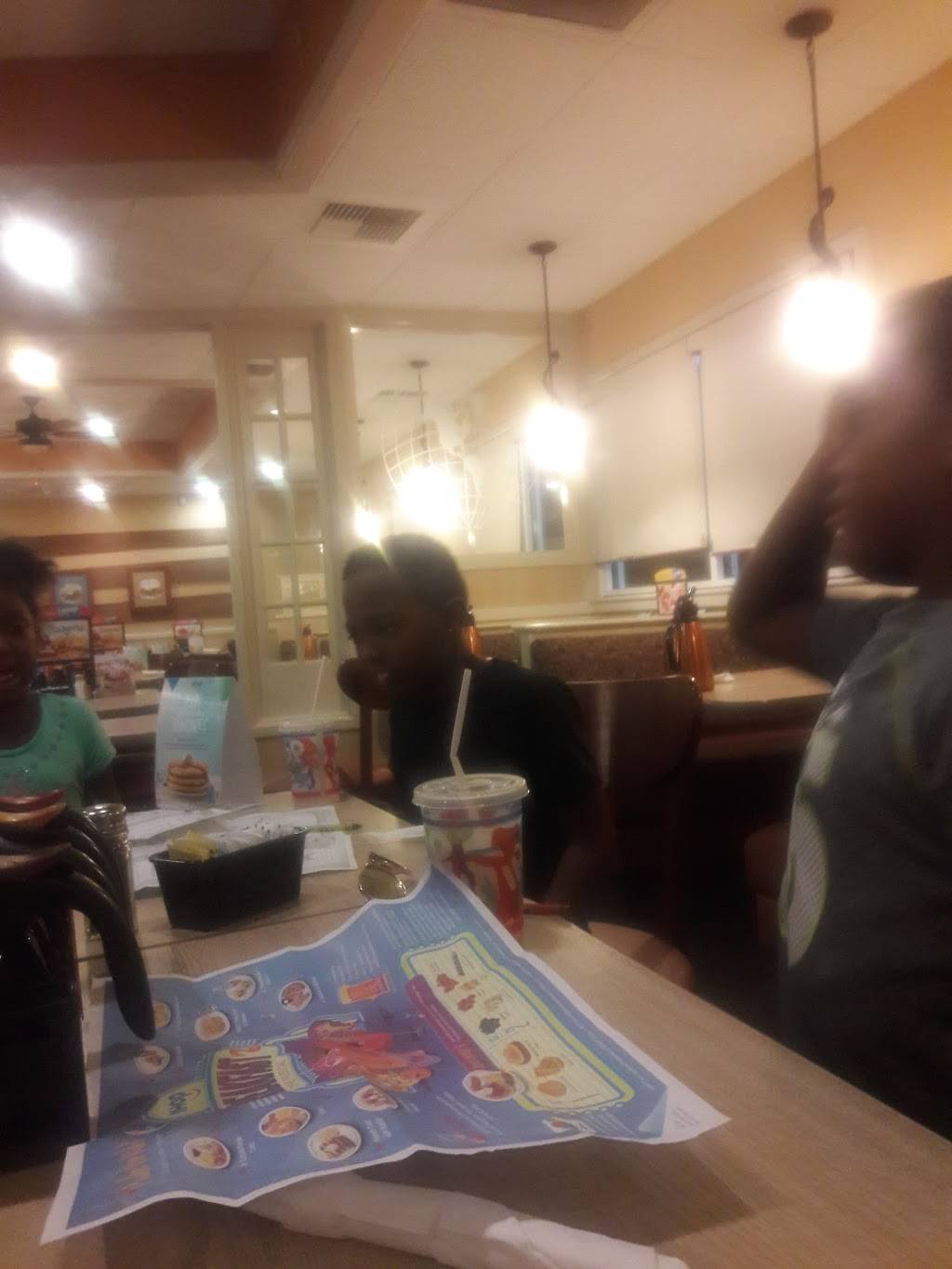 IHOP | bakery | 5012 N Big Hollow Rd, Peoria, IL 61615, USA | 3096898890 OR +1 309-689-8890