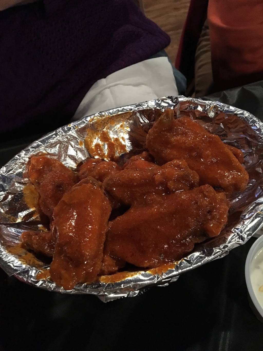 Black Horse Tavern | restaurant | 100 W Liberty St, Girard, OH 44420, United States | 3305455500 OR +1 330-545-5500