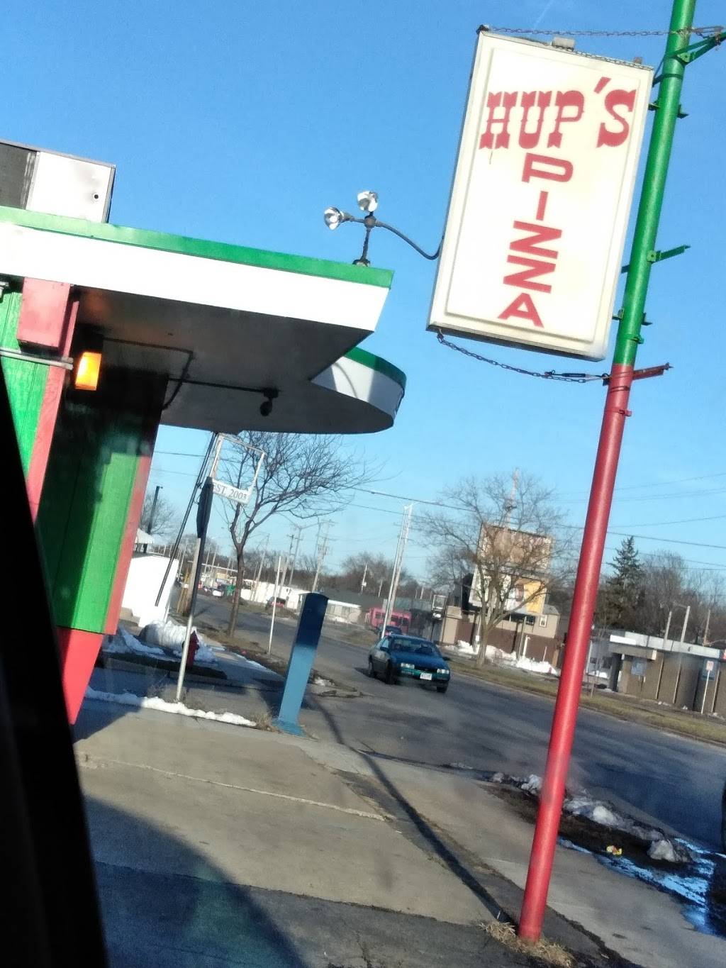 Hups Pizza | restaurant | 5400 W Hampton Ave, Milwaukee, WI 53218, USA | 4144617510 OR +1 414-461-7510