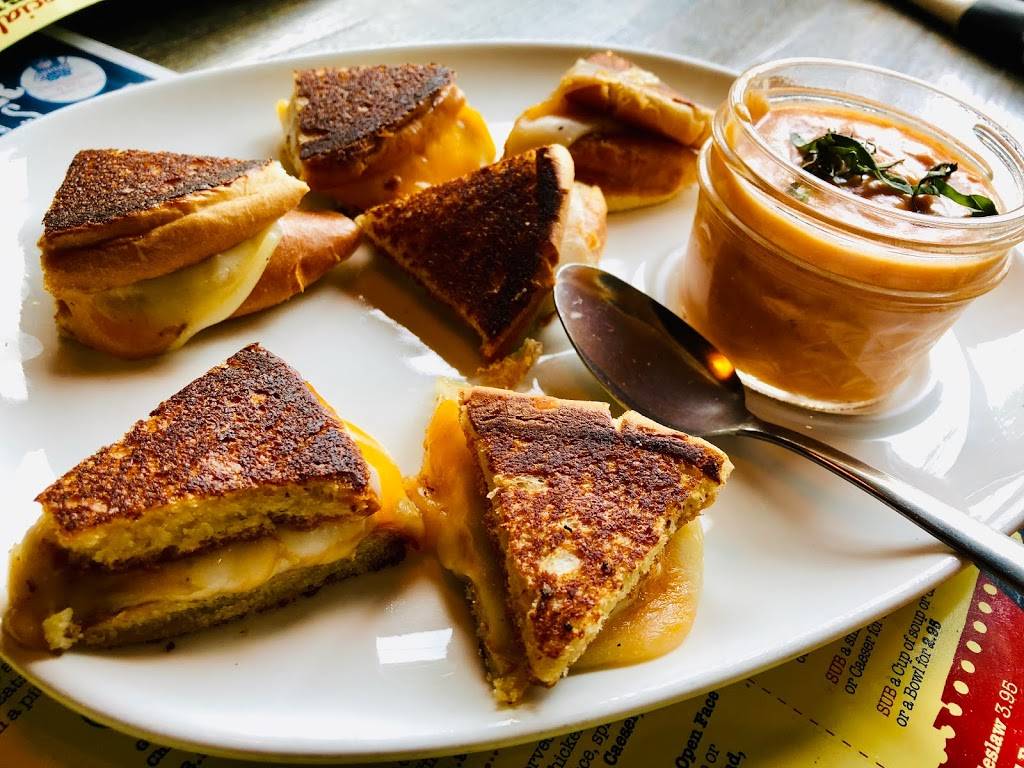 Juicy Lucys Burger Bar and Grill | restaurant | 620 Hendersonville Rd, Asheville, NC 28803, USA | 8282770355 OR +1 828-277-0355