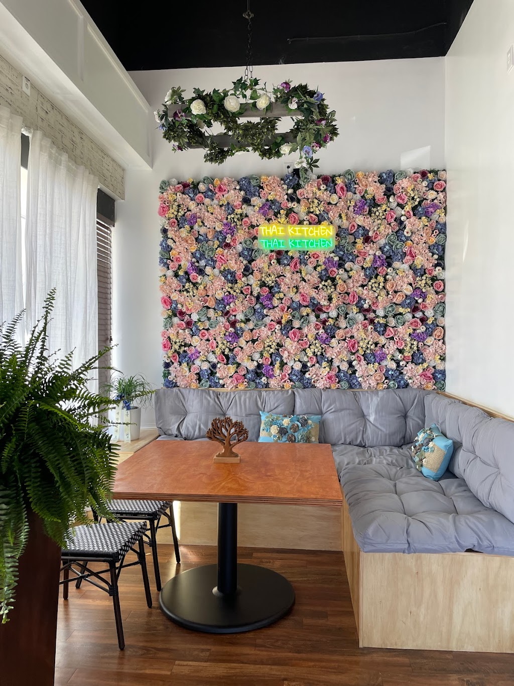 Thai Kitchen | restaurant | 11255 Woodstock Rd #500, Roswell, GA 30075, USA | 4702941006 OR +1 470-294-1006