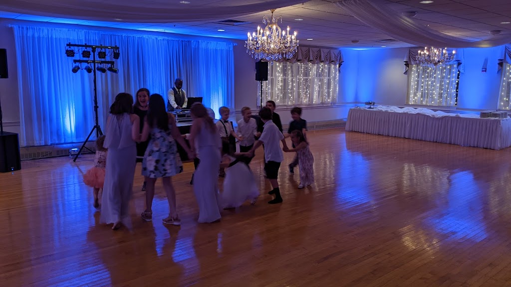 Valley Country Club | restaurant | 251 New London Ave, Warwick, RI 02886, USA | 4018211115 OR +1 401-821-1115