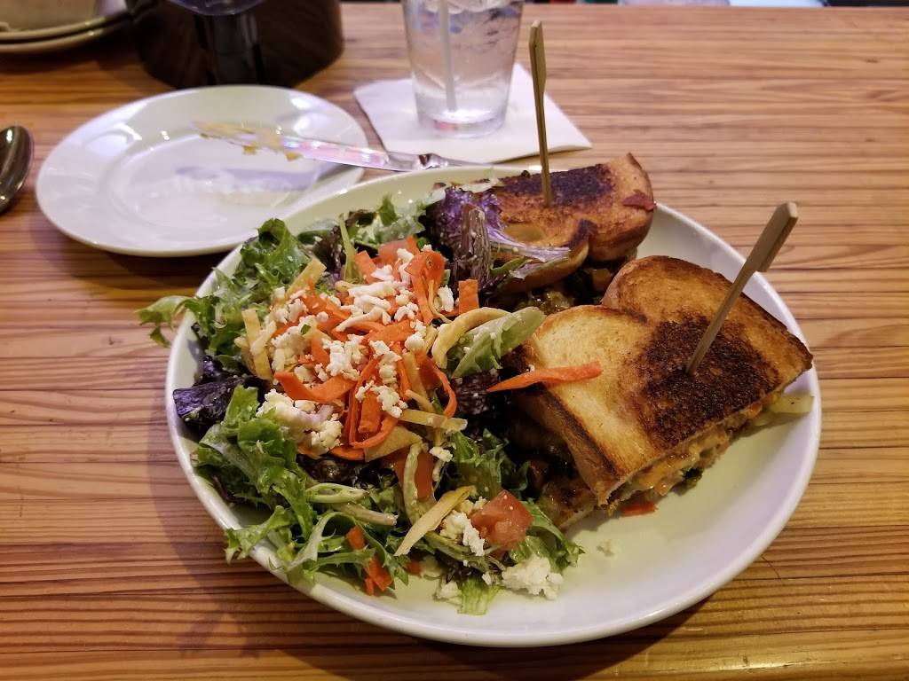 Cappys Restaurant | restaurant | 5011 Broadway St, San Antonio, TX 78209, USA | 2108289669 OR +1 210-828-9669