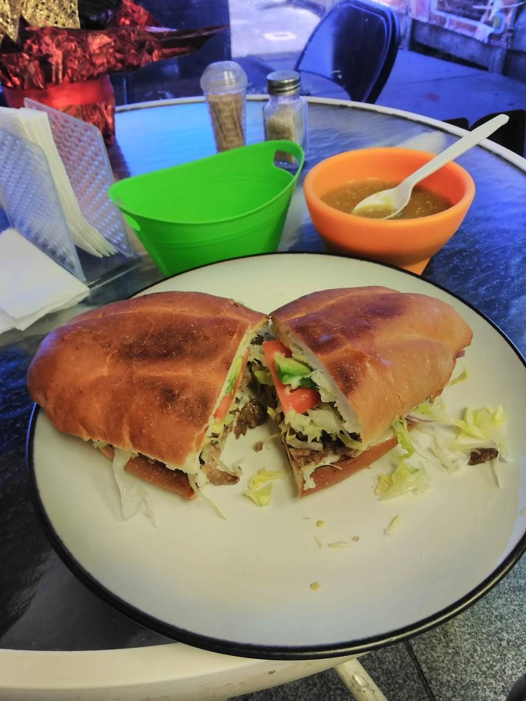 Taqueria Mexicana El Tarazco | restaurant | 622 NE 8th St, Hallandale Beach, FL 33009, USA | 9546137879 OR +1 954-613-7879