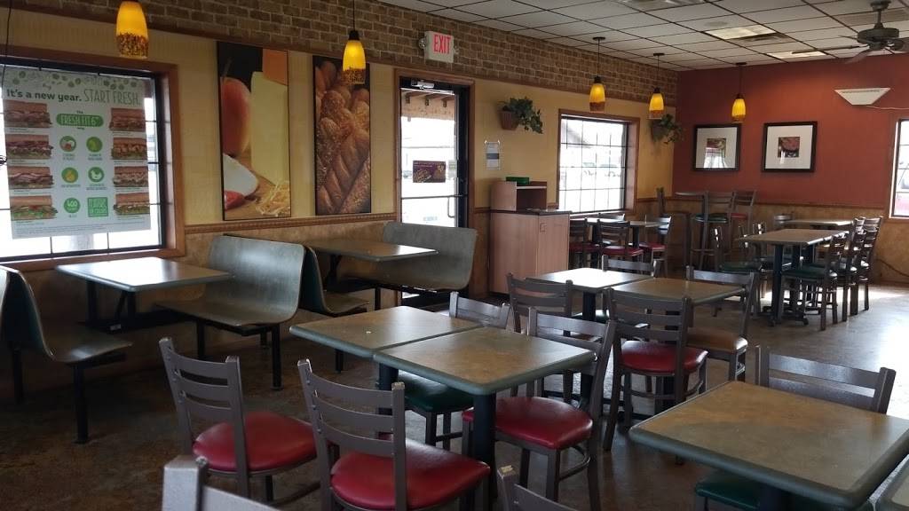 Subway | restaurant | 210 W Main St, Hulbert, OK 74441, USA | 9187723422 OR +1 918-772-3422
