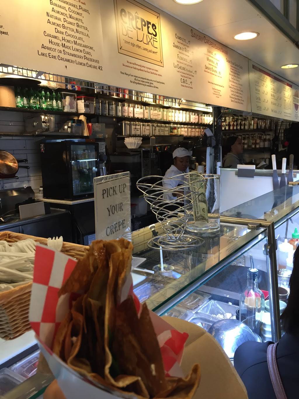 Crepes De Luxe | restaurant | 1979 W 25th St, Cleveland, OH 44113, USA | 2162412479 OR +1 216-241-2479