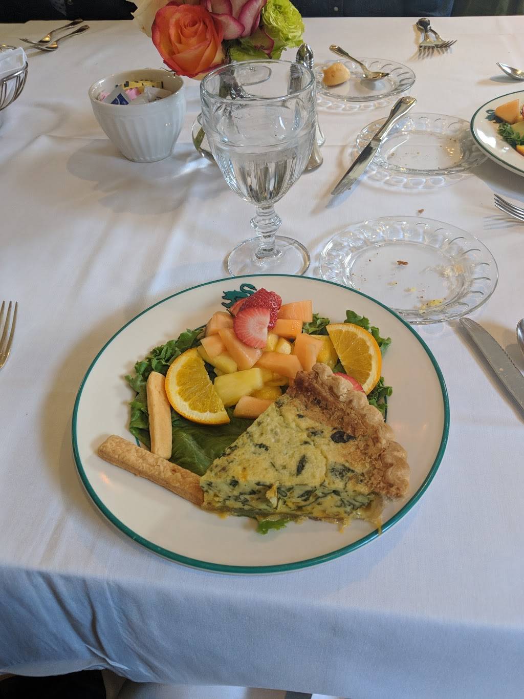 Swan Coach House | restaurant | 3130 Slaton Dr NW, Atlanta, GA 30305, USA | 4042610636 OR +1 404-261-0636