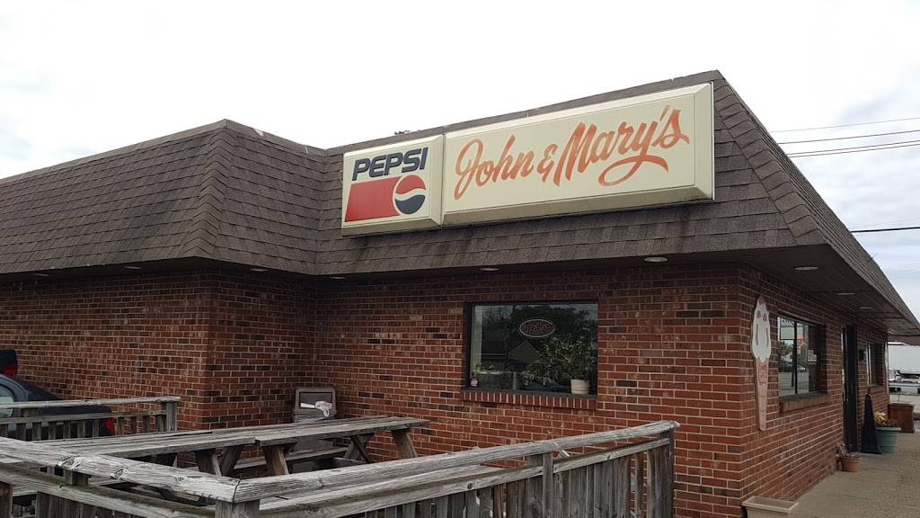 John & Marys | restaurant | 1819 Abbott Rd, Lackawanna, NY 14218, USA | 7168230714 OR +1 716-823-0714