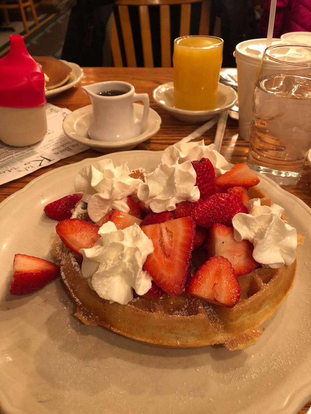 Walker Bros. Original Pancake House | bakery | 620 Central Ave, Highland Park, IL 60035, USA | 8474320660 OR +1 847-432-0660