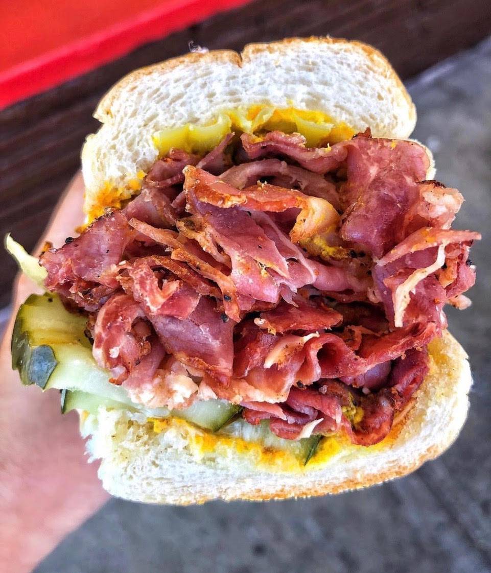 Rogers Burgers | restaurant | 2320 W Victory Blvd, Burbank, CA 91506, USA | 8188466620 OR +1 818-846-6620