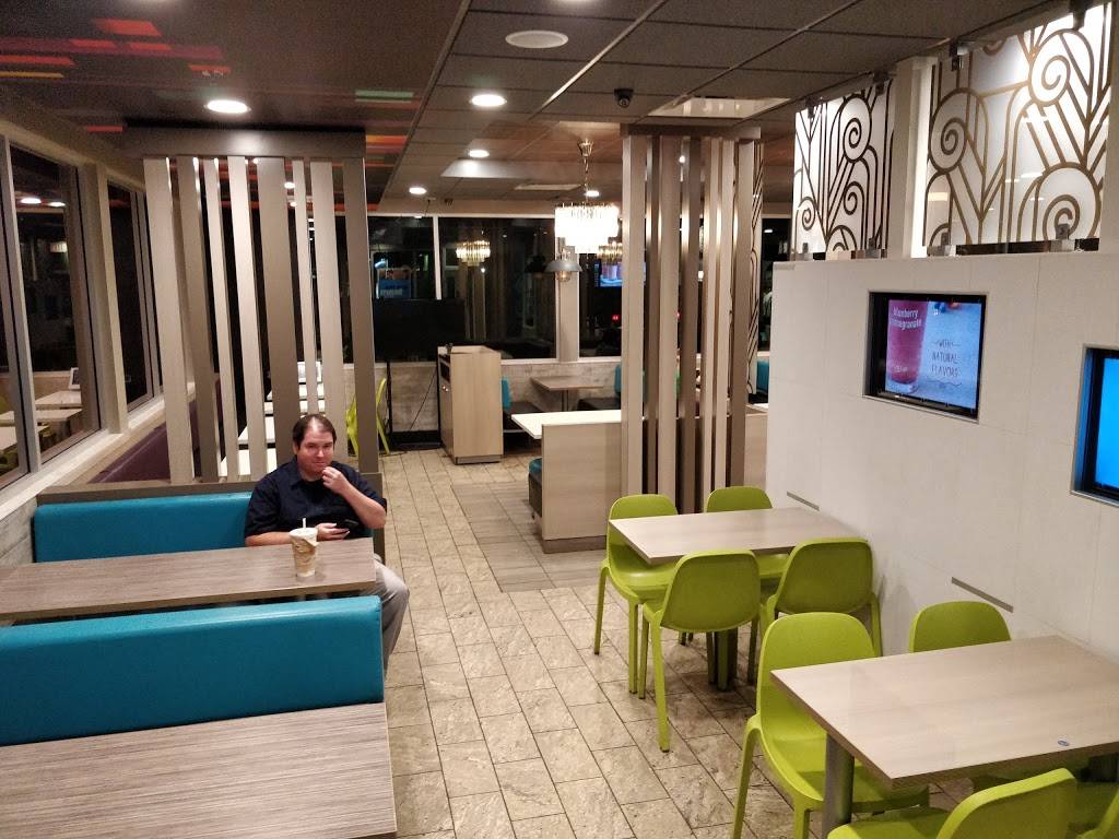 McDonalds | cafe | 8070 Monet Ave, Rancho Cucamonga, CA 91739, USA | 9098990400 OR +1 909-899-0400