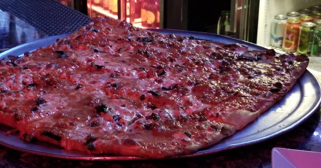 Play Sports Bar | restaurant | 2 Sneden Ave, Staten Island, NY 10312, USA | 7189843700 OR +1 718-984-3700