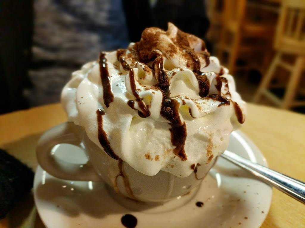 Trident Booksellers & Cafe | cafe | 338 Newbury St, Boston, MA 02115, USA | 6172678688 OR +1 617-267-8688