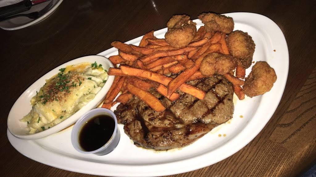 TGI Fridays | restaurant | 222 S Dupont Hwy, Dover, DE 19901, USA | 3027353500 OR +1 302-735-3500