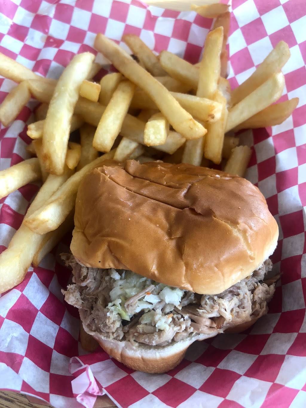 Cape Fear BBQ & Chicken | restaurant | 523 Grove St, Fayetteville, NC 28301, USA | 9104831884 OR +1 910-483-1884