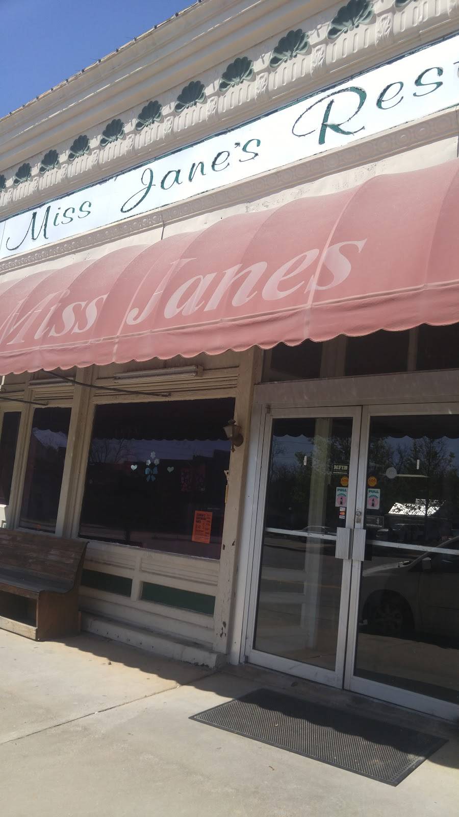 Miss Janes Restaurant | restaurant | 542 Main St, Warrenton, GA 30828, USA | 7064653882 OR +1 706-465-3882