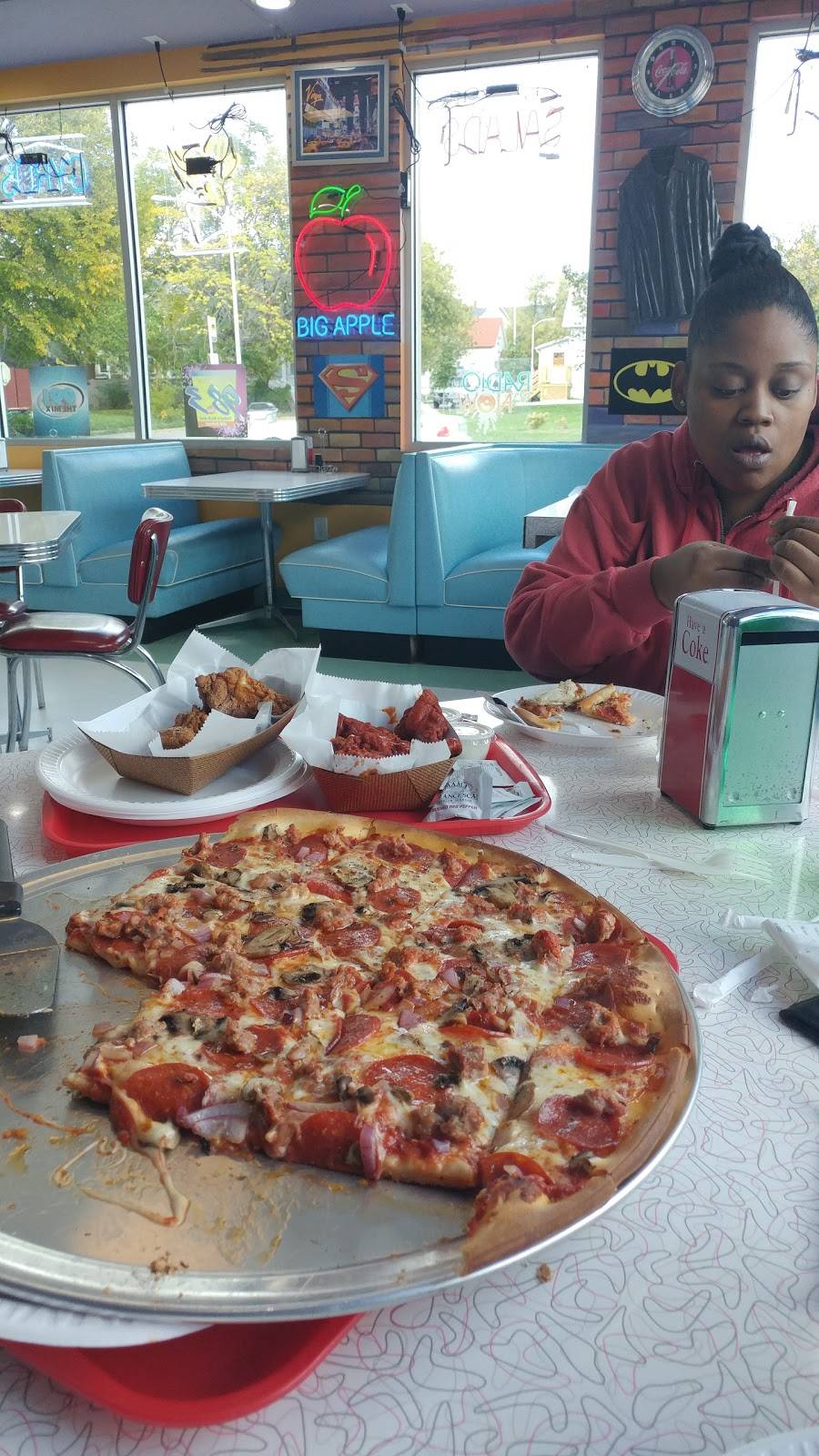 NYPD | restaurant | 231 E North Ave, Milwaukee, WI 53212, USA | 4145624444 OR +1 414-562-4444