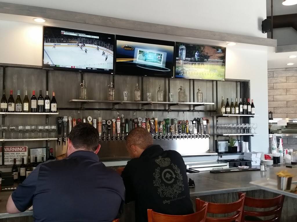 The Backyard Grub n Brews | restaurant | 26509 Golden Valley Rd, Santa Clarita, CA 91350, USA | 6612861165 OR +1 661-286-1165